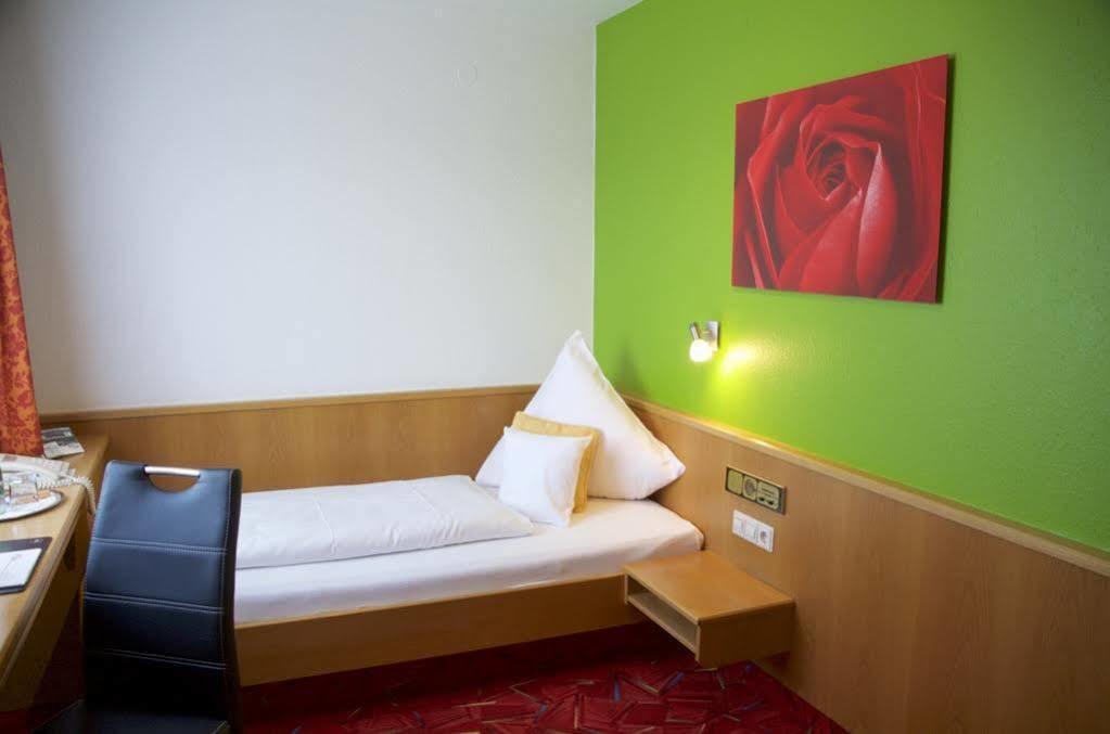 Hotel Restaurant Thum บาลิงเงน ภายนอก รูปภาพ